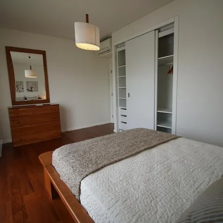 View 蓬塔德尔加达